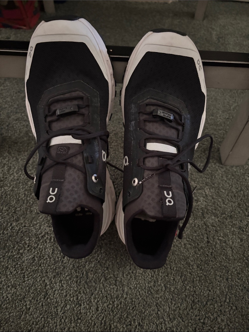 NWT On Running Black and White Athletic Runners Size 8.5